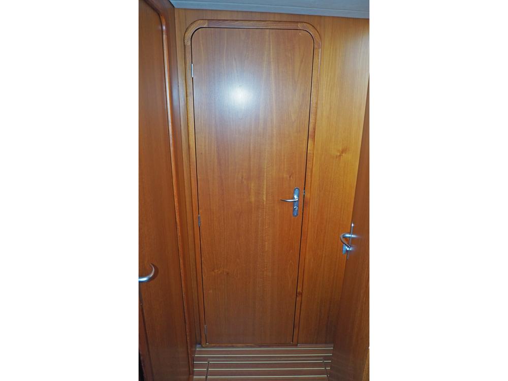 Aft cabin, Accommodation